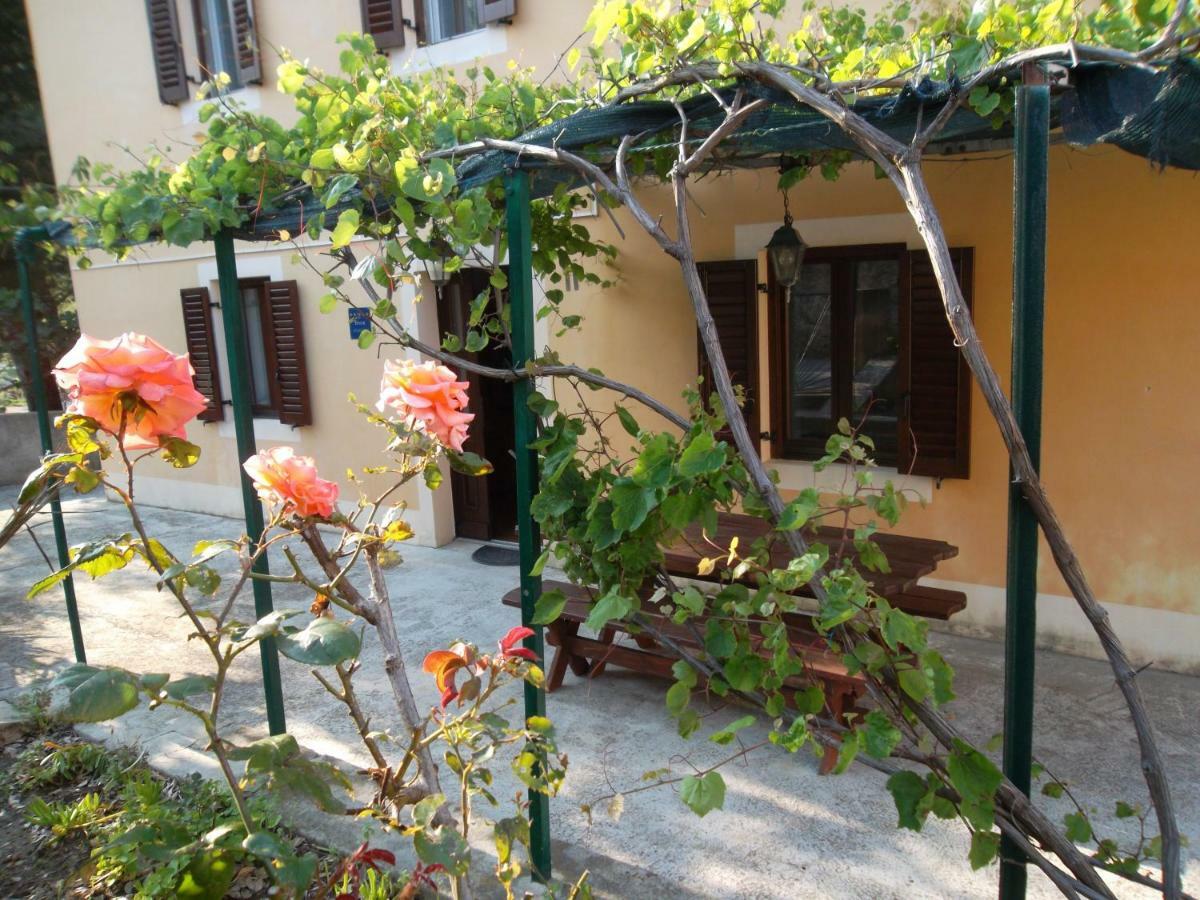 Hodak Apartment Nerezine Exterior foto